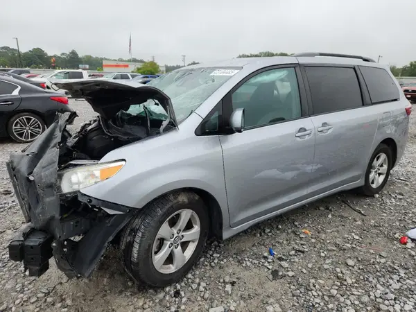 5TDKZ3DC8JS937875 2018 TOYOTA SIENNA - Image 1