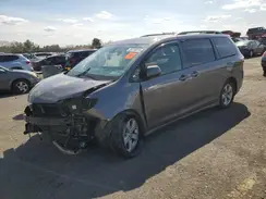 5TDKZ3DC8JS938914 2018 TOYOTA SIENNA