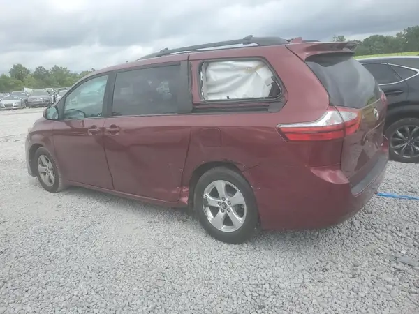5TDKZ3DC8JS939030 2018 TOYOTA SIENNA - Image 2