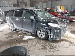 5TDKZ3DC8JS945278 2018 TOYOTA SIENNA