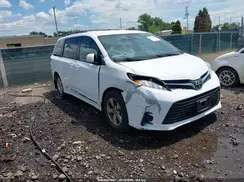 5TDKZ3DC8JS946401 2018 TOYOTA SIENNA
