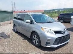 5TDKZ3DC8JS955308 2018 TOYOTA SIENNA