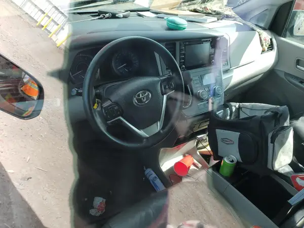 5TDKZ3DC8KS007735 2019 TOYOTA SIENNA - Image 8