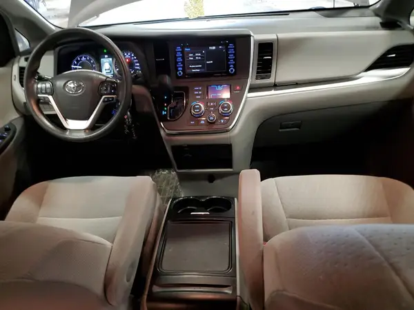 5TDKZ3DC8KS008240 2019 TOYOTA SIENNA - Image 8