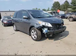 5TDKZ3DC8KS968948 2019 TOYOTA SIENNA