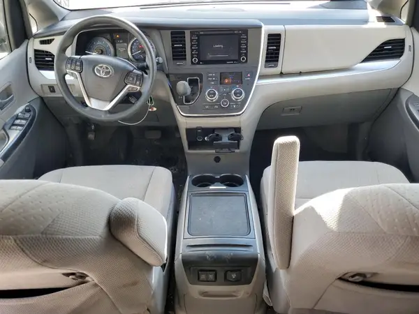 5TDKZ3DC8KS971302 2019 TOYOTA SIENNA - Image 8