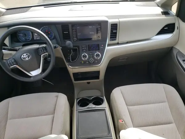5TDKZ3DC8KS972806 2019 TOYOTA SIENNA - Image 8