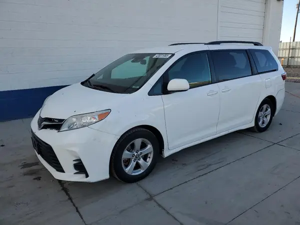 5TDKZ3DC8KS974796 2019 TOYOTA SIENNA - Image 1