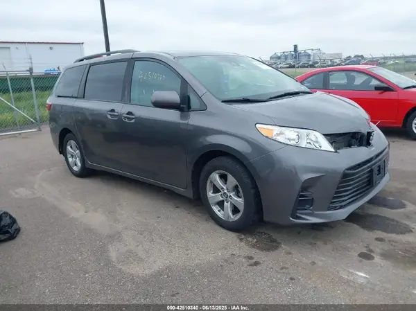 5TDKZ3DC8KS987600 2019 TOYOTA SIENNA - Image 1