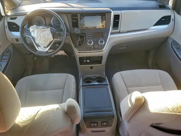 5TDKZ3DC8KS988147 2019 TOYOTA SIENNA - Image 8