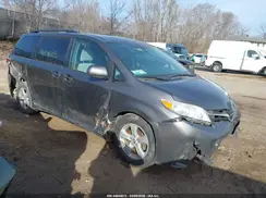 5TDKZ3DC8KS988522 2019 TOYOTA SIENNA