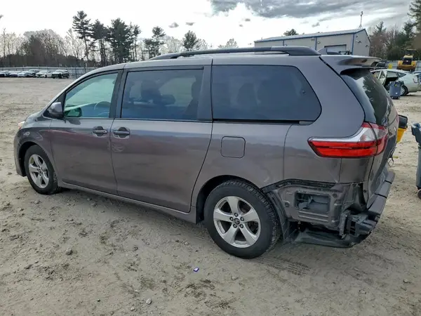 5TDKZ3DC8LS043345 2020 TOYOTA SIENNA - Image 2