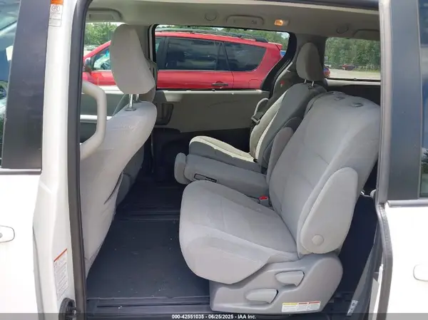 5TDKZ3DC8LS065569 2020 TOYOTA SIENNA - Image 8