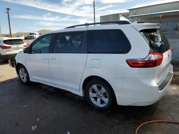 5TDKZ3DC8LS067046 2020 TOYOTA SIENNA - Image 2