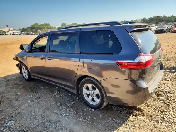 5TDKZ3DC8LS078905 2020 TOYOTA SIENNA - Image 2