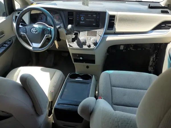 5TDKZ3DC9HS767861 2017 TOYOTA SIENNA - Image 8