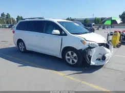 5TDKZ3DC9HS768735 2017 TOYOTA SIENNA