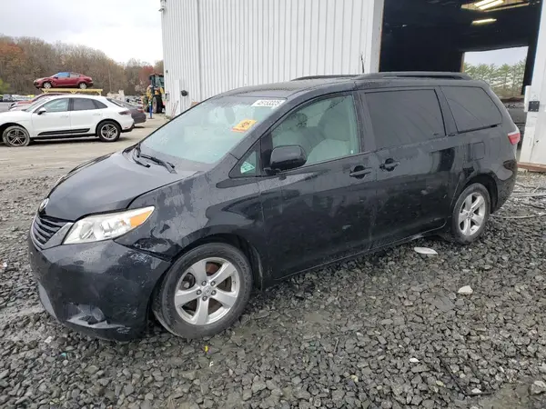 5TDKZ3DC9HS771019 2017 TOYOTA SIENNA - Image 1
