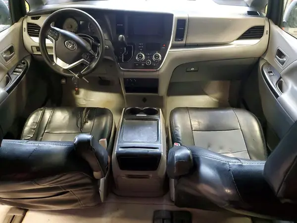 5TDKZ3DC9HS775510 2017 TOYOTA SIENNA - Image 8