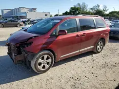 5TDKZ3DC9HS780481 2017 TOYOTA SIENNA