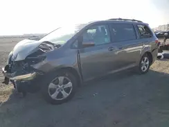 5TDKZ3DC9HS787642 2017 TOYOTA SIENNA