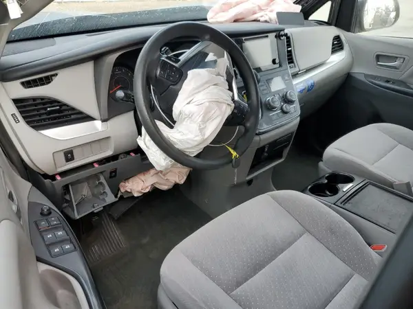 5TDKZ3DC9HS787642 2017 TOYOTA SIENNA - Image 8