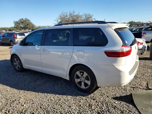 5TDKZ3DC9HS787835 2017 TOYOTA SIENNA - Image 2