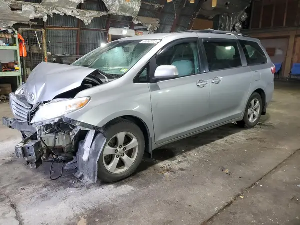 5TDKZ3DC9HS789021 2017 TOYOTA SIENNA - Image 1