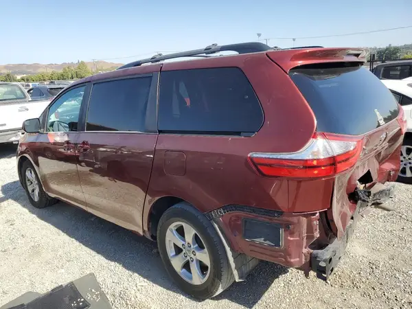 5TDKZ3DC9HS794607 2017 TOYOTA SIENNA - Image 2