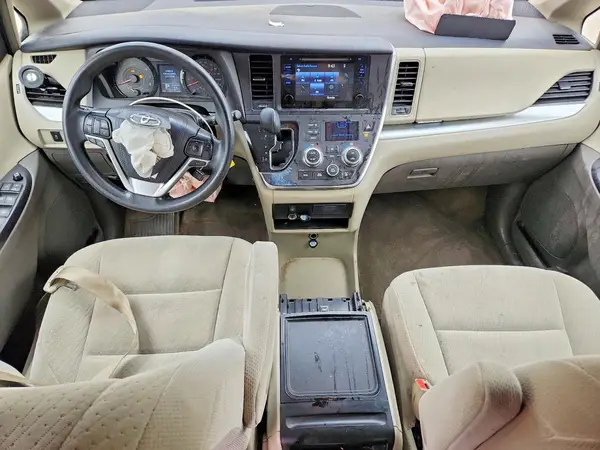 5TDKZ3DC9HS797832 2017 TOYOTA SIENNA - Image 8
