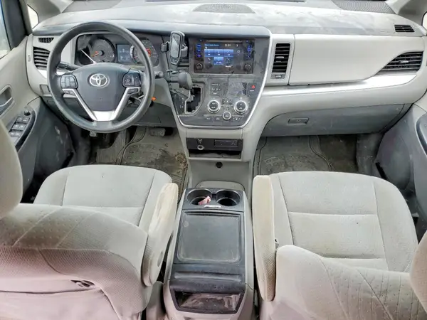 5TDKZ3DC9HS802947 2017 TOYOTA SIENNA - Image 8