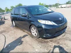 5TDKZ3DC9HS806206 2017 TOYOTA SIENNA