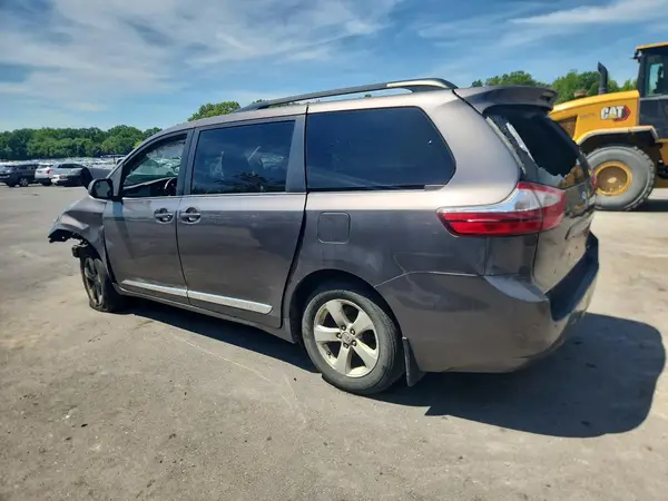 5TDKZ3DC9HS807551 2017 TOYOTA SIENNA - Image 2