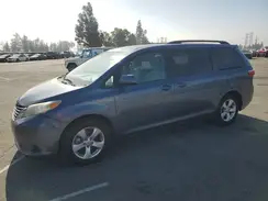 5TDKZ3DC9HS808246 2017 TOYOTA SIENNA