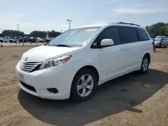 5TDKZ3DC9HS819781 2017 TOYOTA SIENNA