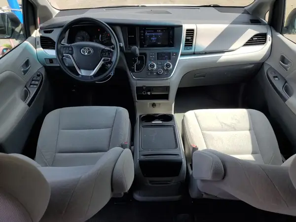 5TDKZ3DC9HS819781 2017 TOYOTA SIENNA - Image 8