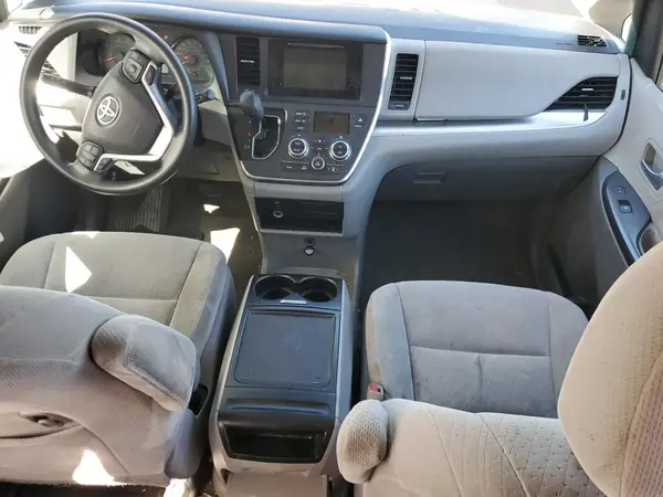 5TDKZ3DC9HS824849 2017 TOYOTA SIENNA - Image 8