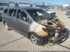 5TDKZ3DC9HS825225 2017 TOYOTA SIENNA
