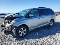 5TDKZ3DC9HS826732 2017 TOYOTA SIENNA