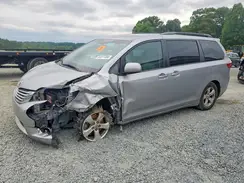5TDKZ3DC9HS831798 2017 TOYOTA SIENNA
