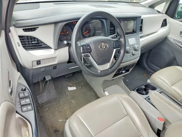5TDKZ3DC9HS831798 2017 TOYOTA SIENNA - Image 8