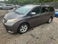5TDKZ3DC9HS832143 2017 TOYOTA SIENNA