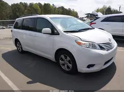 5TDKZ3DC9HS835124 2017 TOYOTA SIENNA