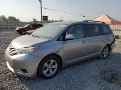 5TDKZ3DC9HS845930 2017 TOYOTA SIENNA