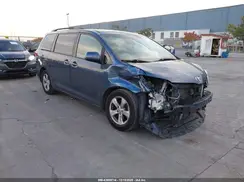 5TDKZ3DC9HS848715 2017 TOYOTA SIENNA