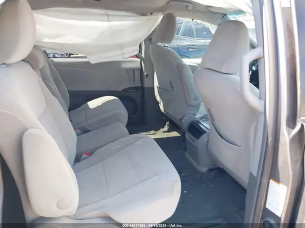5TDKZ3DC9HS852733 2017 TOYOTA SIENNA - Image 8