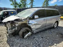 5TDKZ3DC9HS853302 2017 TOYOTA SIENNA