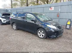 5TDKZ3DC9HS862565 2017 TOYOTA SIENNA
