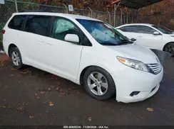 5TDKZ3DC9HS875204 2017 TOYOTA SIENNA