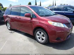 5TDKZ3DC9HS880533 2017 TOYOTA SIENNA